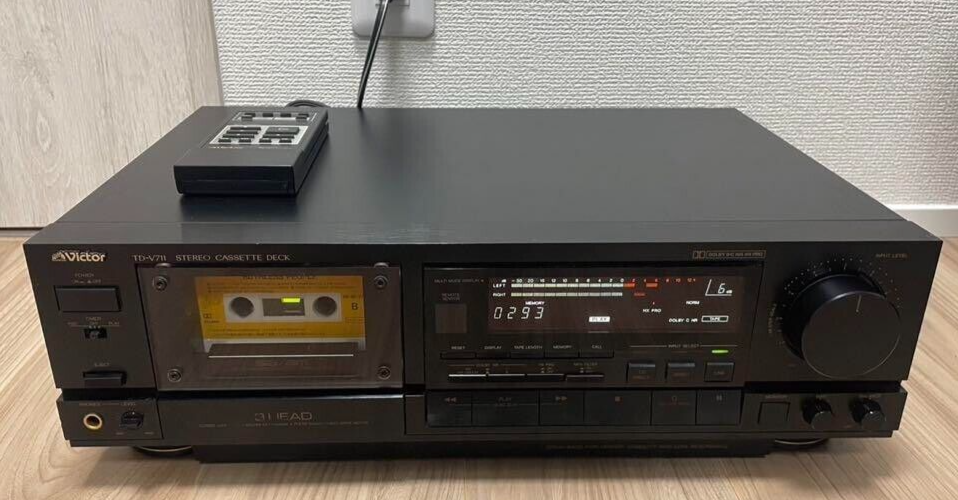Victor TD-V711 Stereo Cassette Deck Black 3Head AC100V 50Hz Victor TD-V711 Stereo Cassette Deck Black 3Head AC100V 50Hz