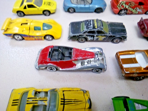 17 Die-Cast 1970-80''s Assorted Car Lot Loose Cars 48 Car Carrying Case Vintage - Picture 10 of 21