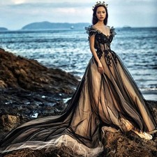 Gothic Black and Champagne Beach Wedding Dresses Off Shoulder Chapel Train Fairy