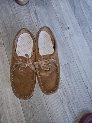 Clarks Wallabee