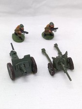 4 WWII Artillery And Infantry Metal Miniatures 1 1/4"
