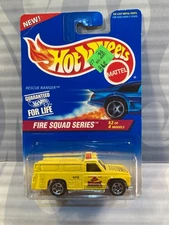 1996 HOT WHEELS ''FIRE SQUAD'' #425 = RESCUE RANGER = YELLOW  price sticker