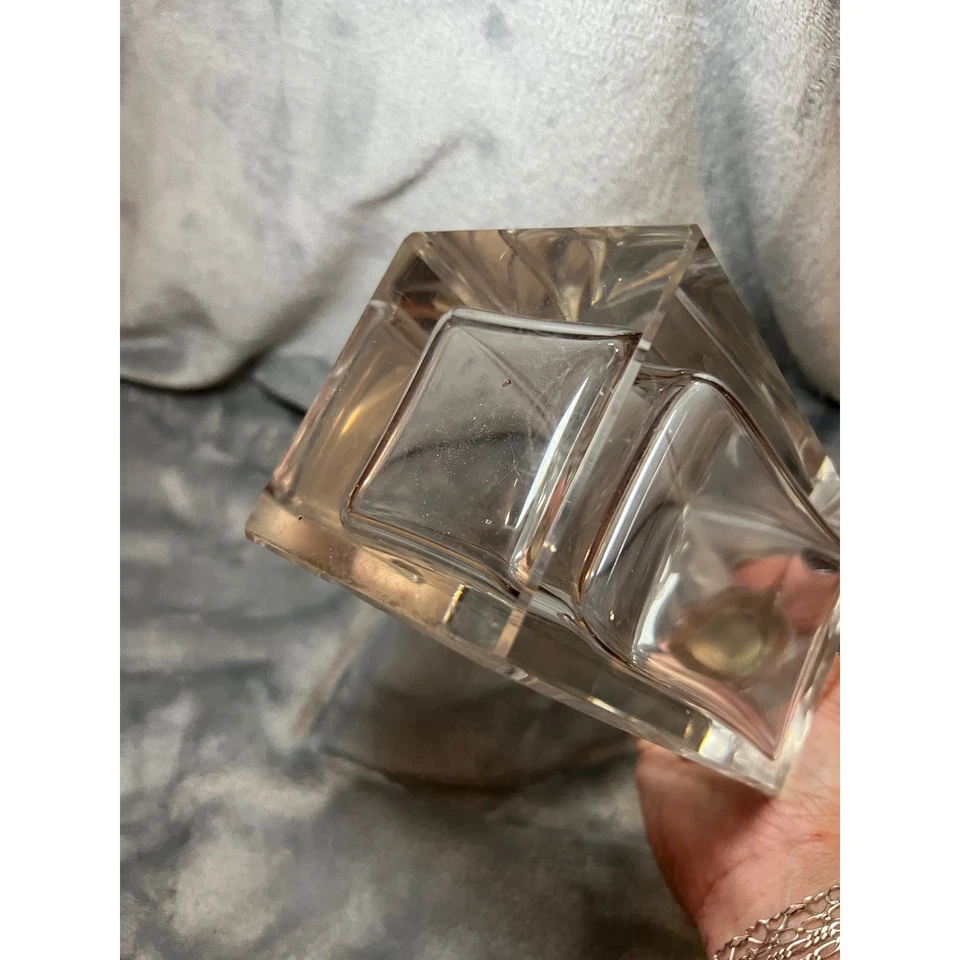 Decantador de whisky cuadrado de cristal pesado vintage con tapón de lágrima sólida Foto 3 de 4