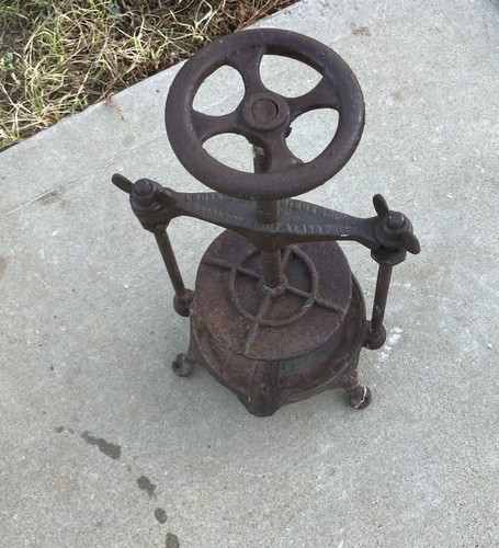 Antique Vintage Cast Iron Wine Fruit Lard Press Logan And Stowbridge