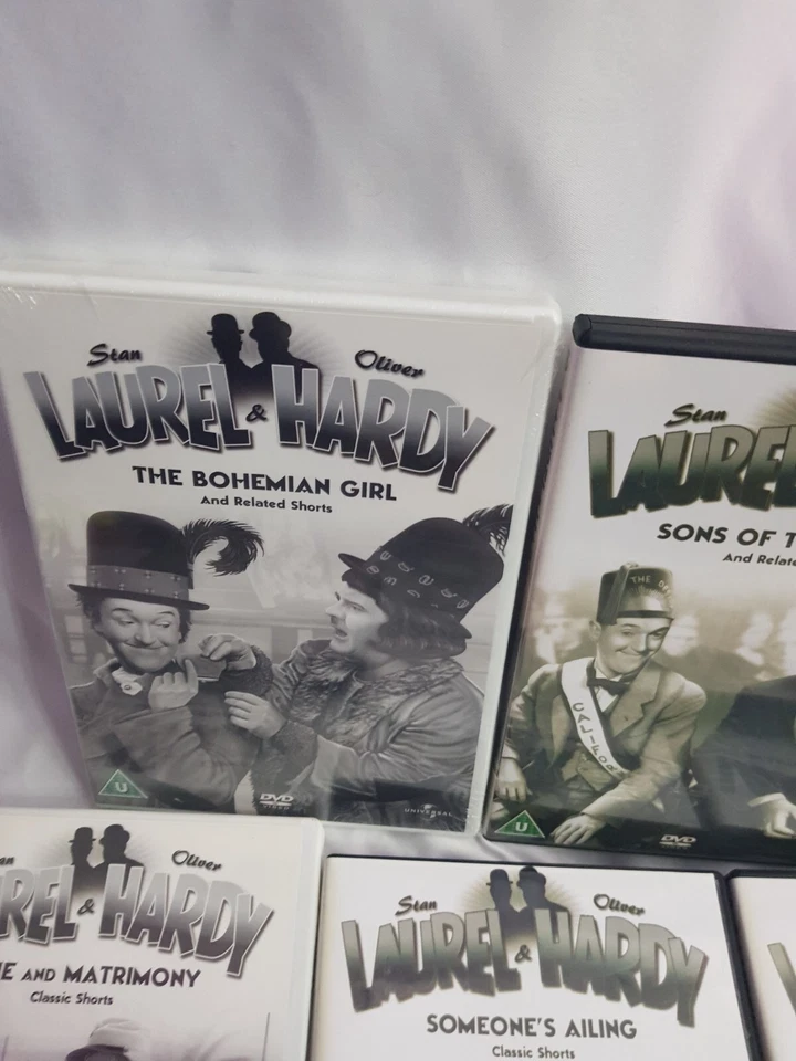 Laurel and Hardy collection 11 dvds volumes 2,4,5,6,7,8,9,13,14,16 and 17 - Image 2 of 4