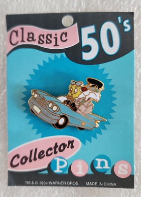 WARNER BROS/LOONEY TUNES SYLVESTER/TWEEDY BIRD in car ~ CLASSIC 50's VINTAGE PIN
