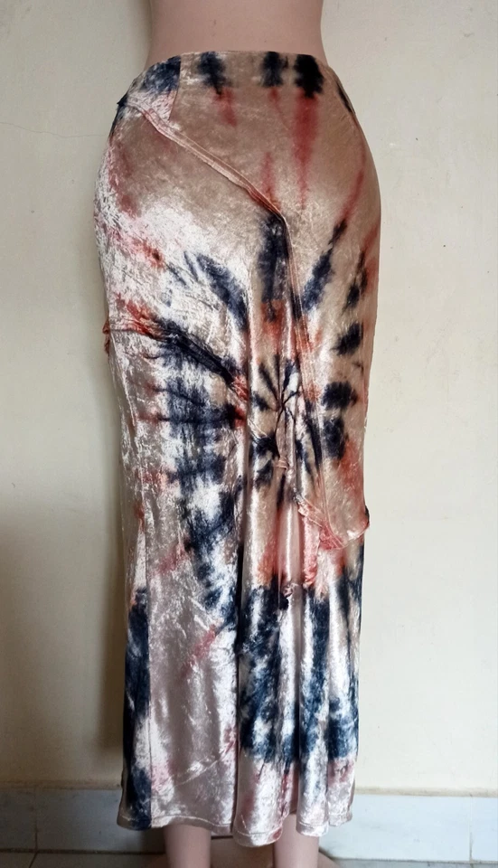 Falda midi recta de terciopelo Free People para mujer Serious Swagger tie dye talla S Foto 3 de 4