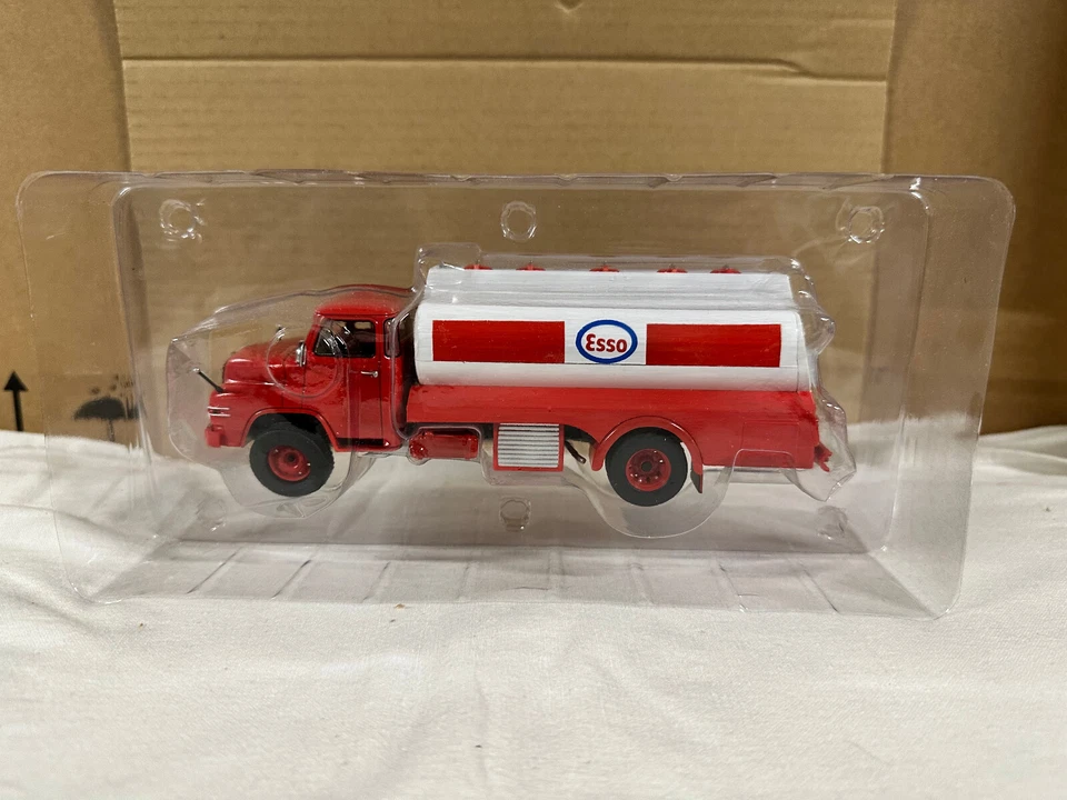 CAMION D'EPOCA CISTERNA ESSO -  SCALA 1/43 - DEAGOSTINI - Immagine 2 di 2