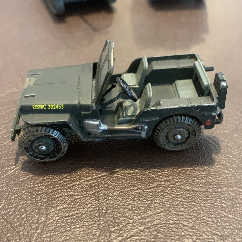 Lote De 3 Máquinas De Lucha Corgi WC54 Ambulancia, Willys JEEP, Tanque Panzer IV + Foto 3 de 4