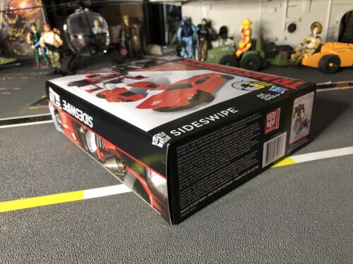 Transformers Generations: SIDESWIPE (Autobot) Walgreens Exclusive - Picture 9 of 12