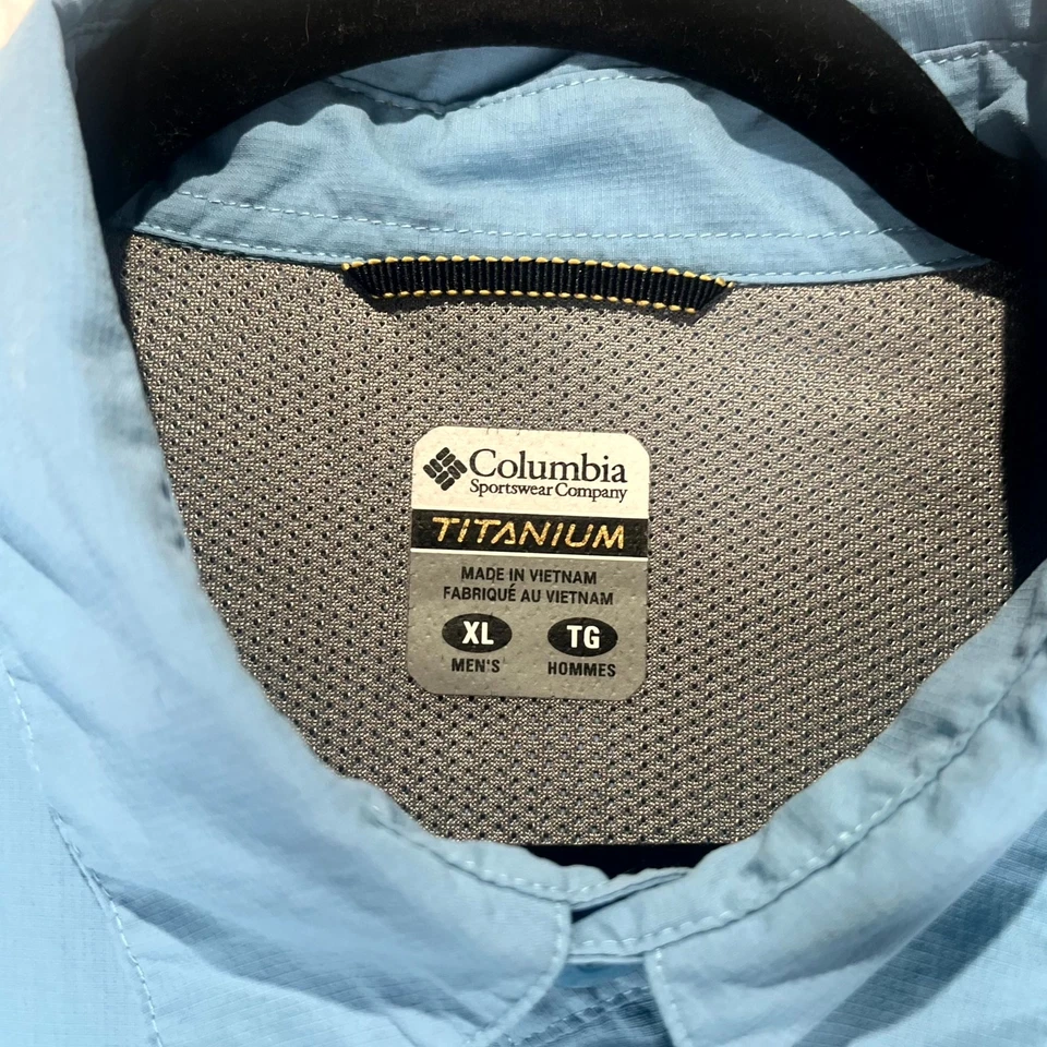 Columbia Titanium Fishing Shirt Mens XL Blue Omni Dry Mesh Lined Logo Button Up - Image 3 of 4