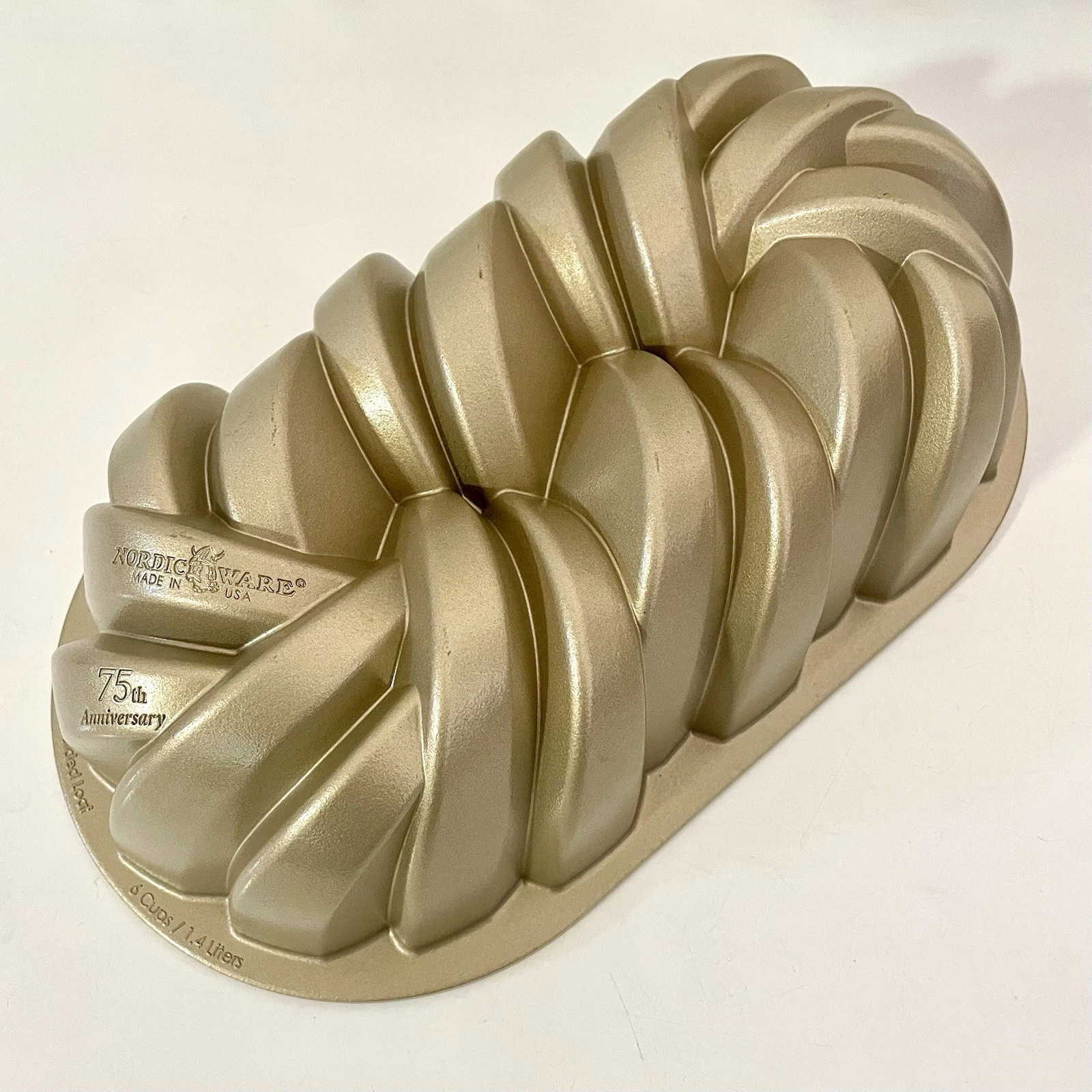 Nordic Ware 75th Anniversary Braided Loaf Pan 6 Cups 10” Excellent Condition
Opens in a new window o