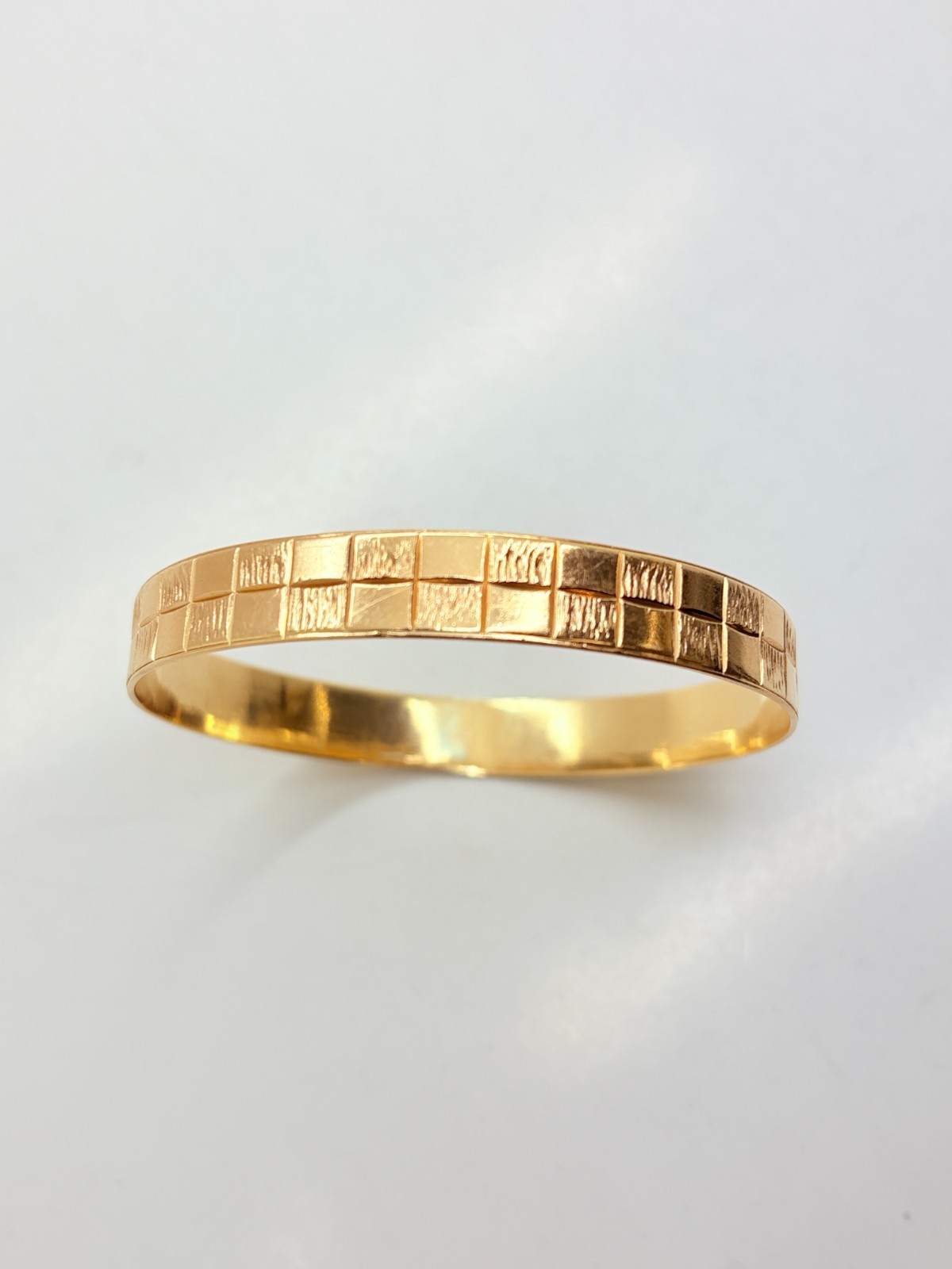 9ct Yellow Solid Gold Patterned Slave Bangle – 9.… - image 3