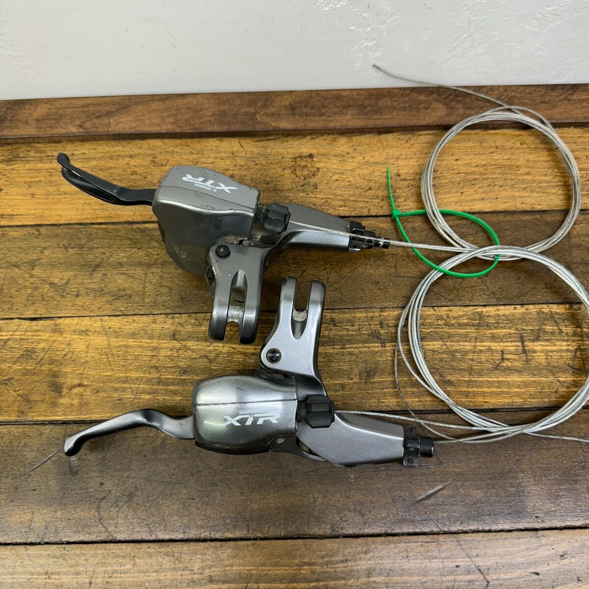 Vintage Shimano XTR ST-M960 Shifter Set 9s Shift Lever Brake Vintage Shimano XTR ST-M960 Shifter Set 9s Shift Lever Brake