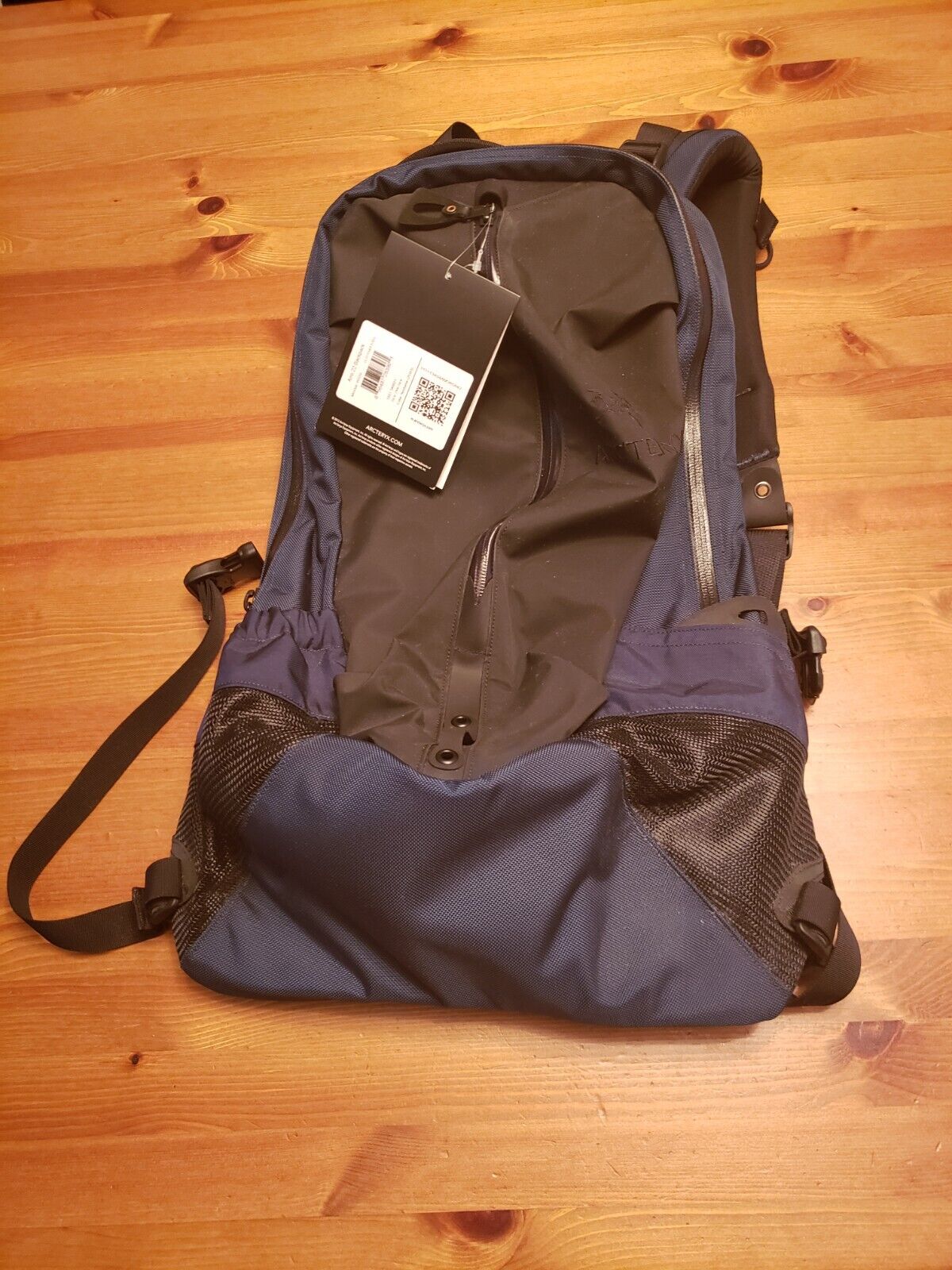 Arc'teryx Arro 22 Nocturne backpack