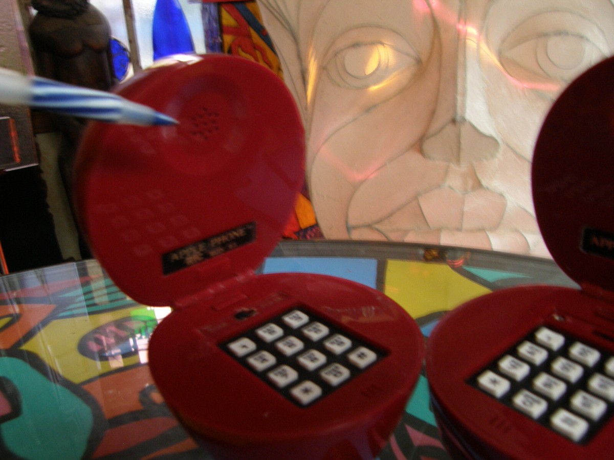 📞📞📞 2 Vint Red Apple Phone AP-303 Novelty Push Button