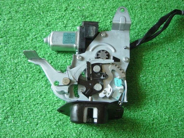 NISSAN SERENA CC25 C25 Genuine Back Door Lock Easy Closer motor