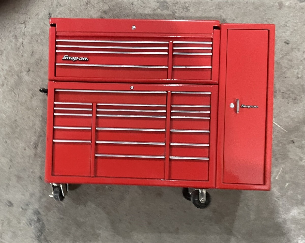 Rare Vintage SNAP-ON Tools Mini Toy Model Wheeled Tool Box Chest