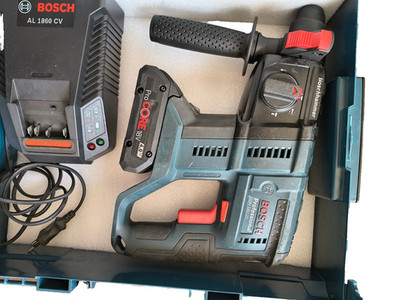 Bosch Kombihammer GBH18V-20 mit Akku u. Ladegerät