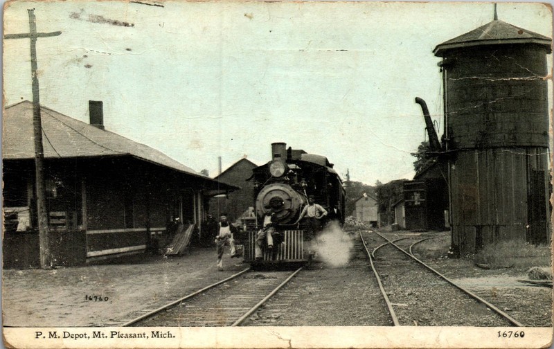 Postcard Pere Marquette Railroad Train Depot Mt Pleasant MI 1916 Locomotive