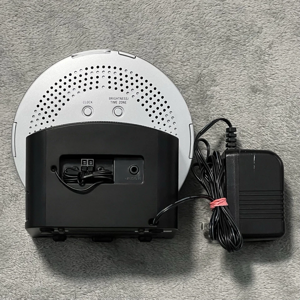 Sony Dream Machine FM/AM CD Clock Radio Alarm iPod iPhone Dock ICF-CD3iP - Image 2 of 4