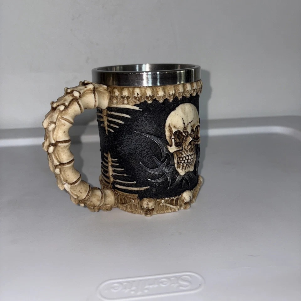 Taza de café calavera vikinga calavera taza de cerveza forro de acero inoxidable Foto 3 de 4