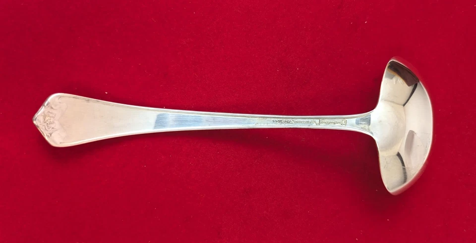 Cucharón de salsa Rose Mary de Easterling Co. de plata esterlina, 6-5/8"" de largo Foto 2 de 3