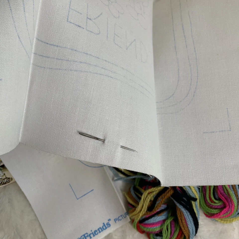 Kit de bordado vintage Friends Crewel 1973 Avon Creative Needlecraft 10"x14" Foto 4 de 4