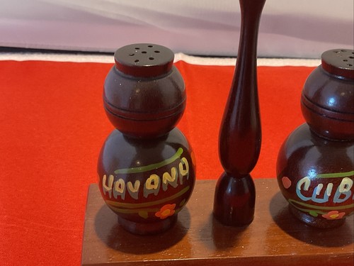 VINTAGE HAVANA CUBA WOOD SALT & PEPPER SHAKERS - Picture 2 of 5