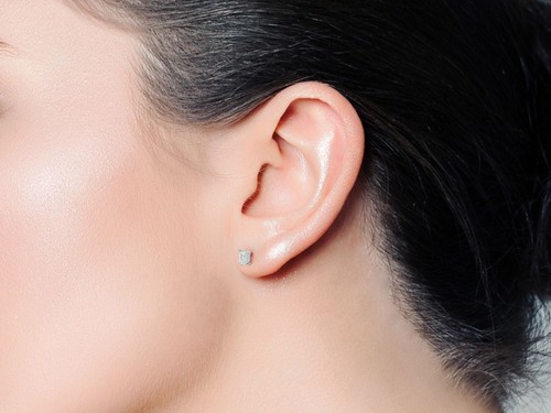 1 1/2 Carat Emerald Shape Moissanite Stud Earrings Available In Gold & Platinum - 第 28/28 張圖片