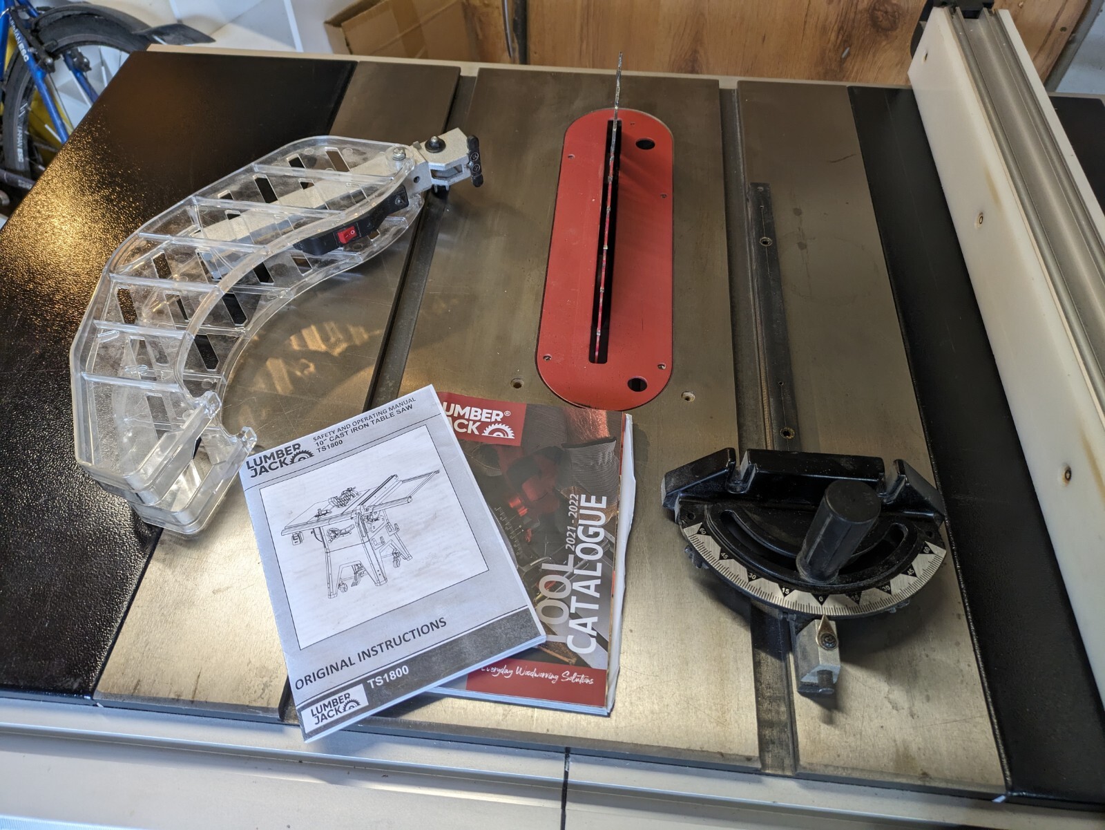 Lumberjack Cast Iron Table Saw with 1800W Motor Professional Wheel Kit