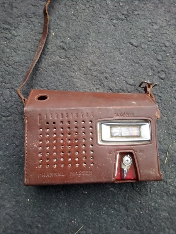 3 VINTAGE RADIOS..AS IS..CHANNEL MASTER TR DELUXE......JADE.......MERC..