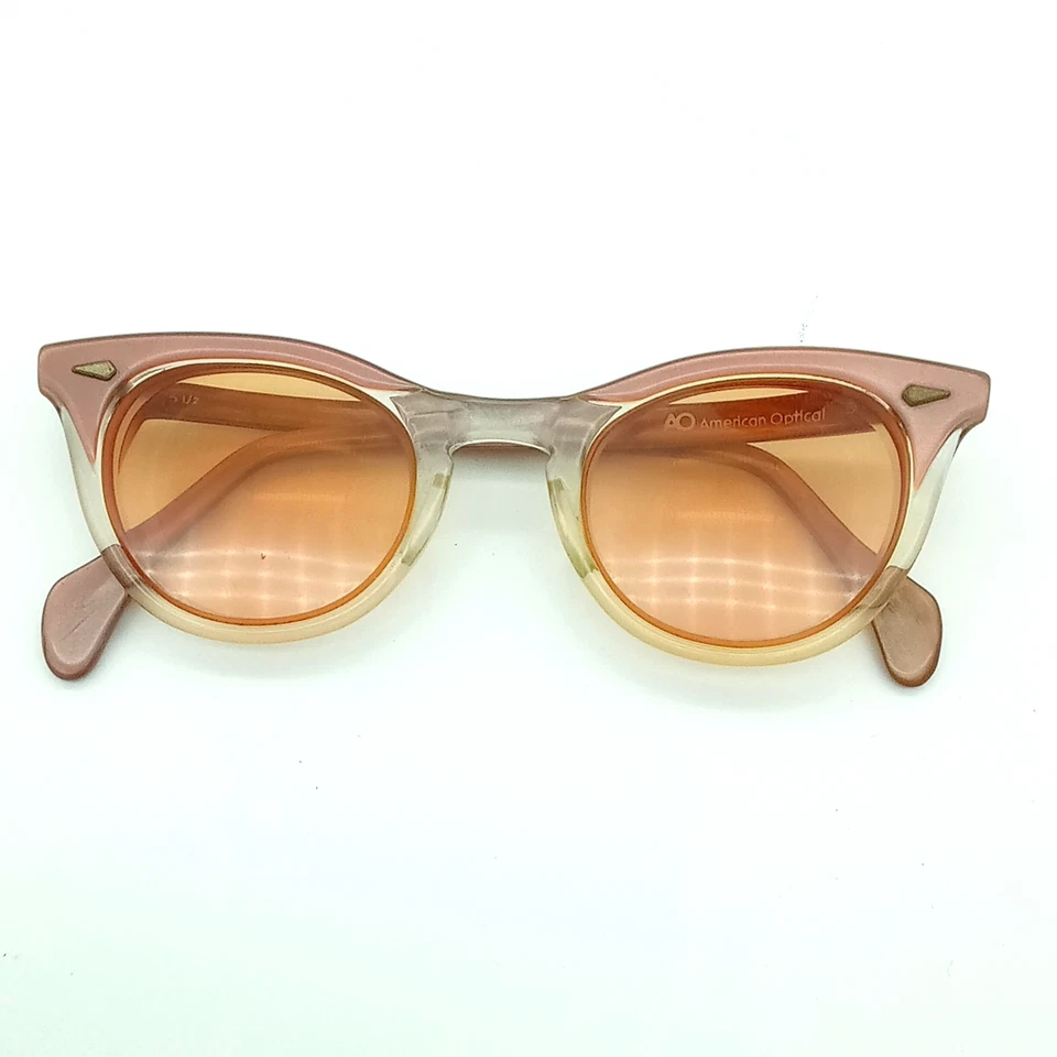 Винтажные солнцезащитные очки American Optical AO Cat Eye розовая градиентная оправа с янтарной линзой - Изображение 3 из 4