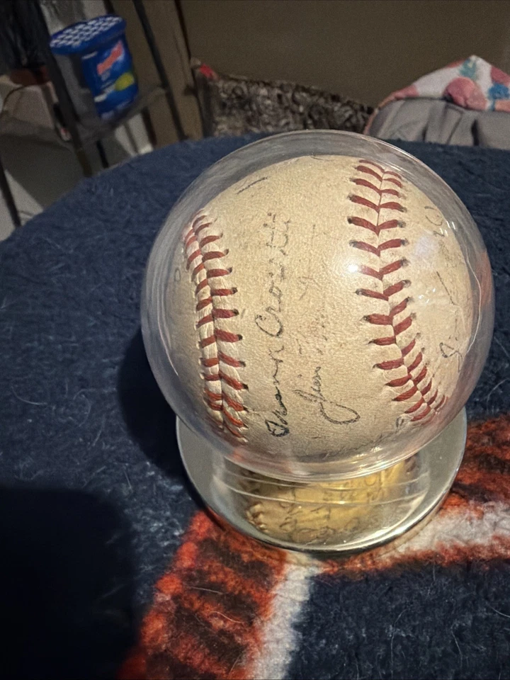 1949-1950 New York Yankee Ball Mickey Mantle Rookie - Image 4 of 4