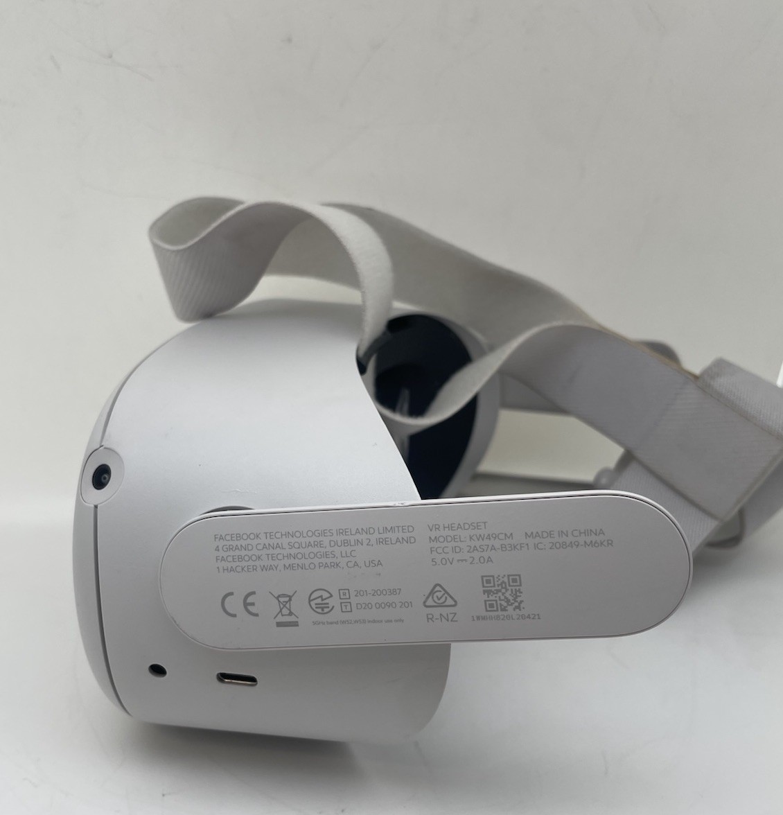 Meta Quest 2 128GB Standalone All-in-One VR Headset KW49CM TESTED