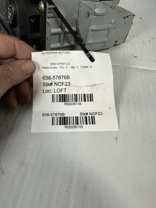 Equipo de audio receptor de radio para 01-2004 05 Chrysler Sebring | Reproductor AM-FM-CD Foto 3 de 3