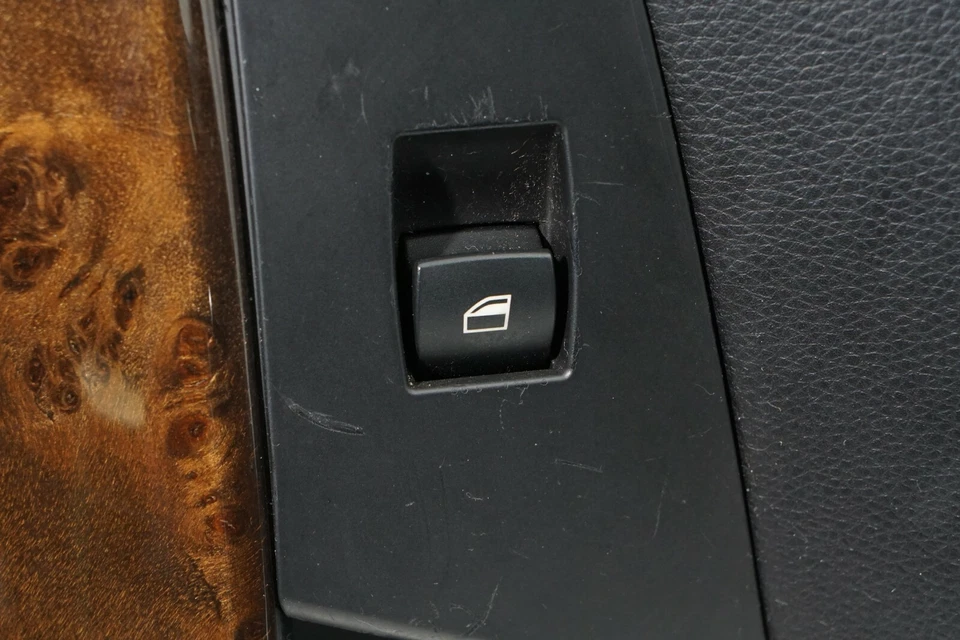 04 05 06 07 BMW 545i E60 TRASERO DERECHO PASAJERO PUERTA PANEL MOLDURA OEM  Foto 4 de 4