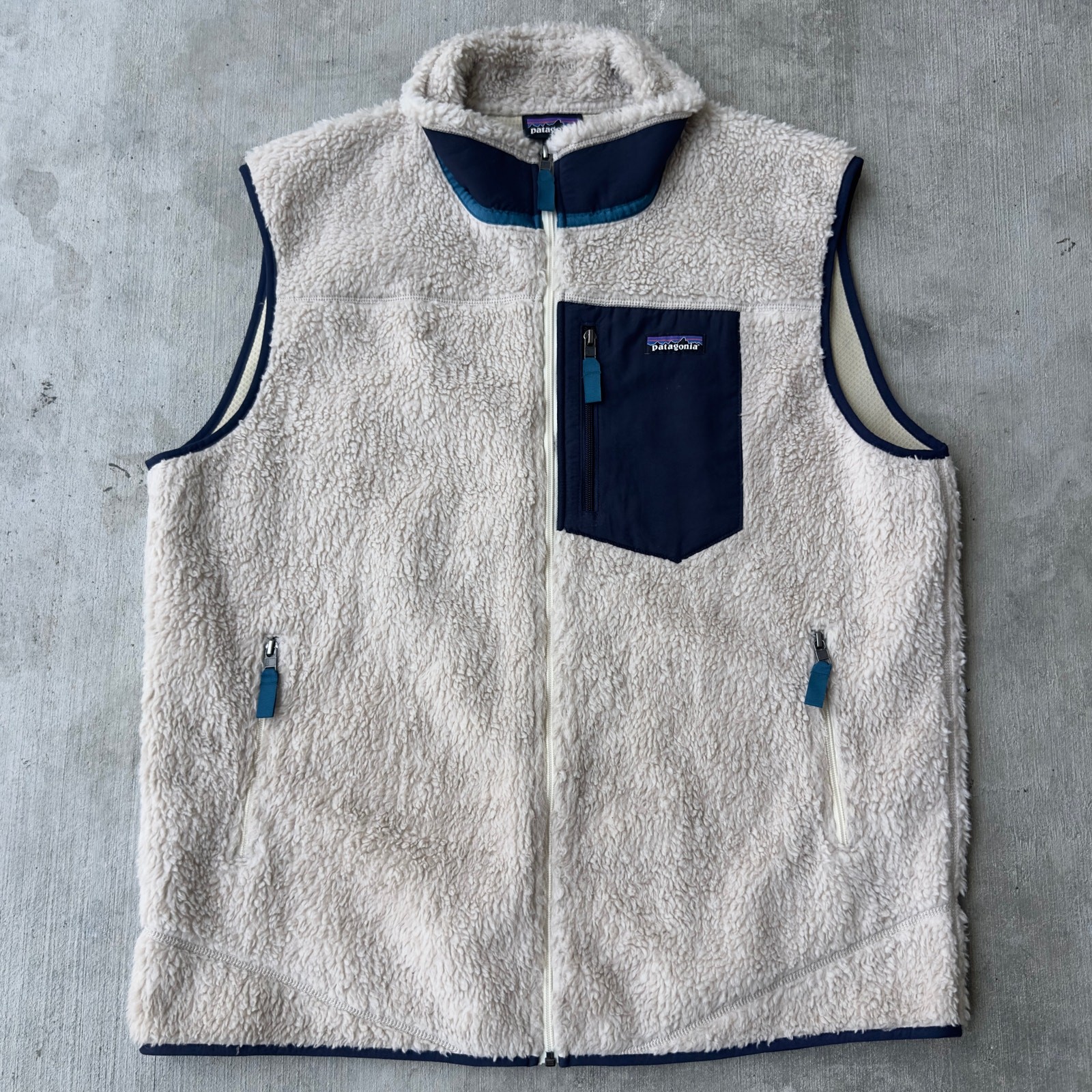 Vintage Y2K Patagonia sherpa fleece vest retro 90s style