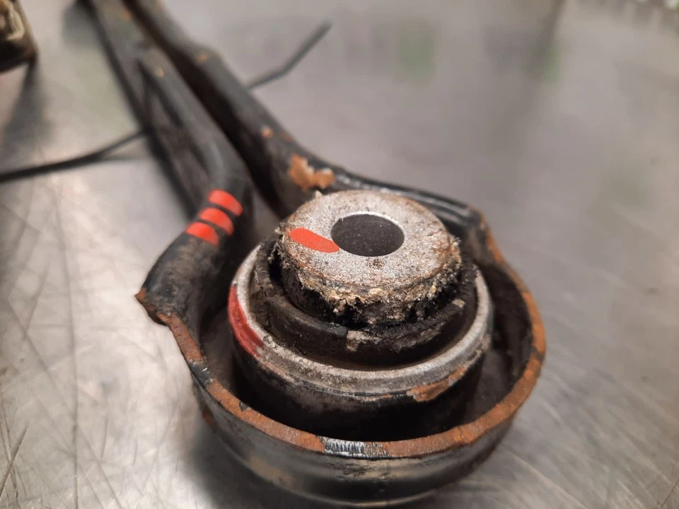 BMW E84 X1 Suspension Arms Rear O/S Drivers Side Bundle - Image 2 of 4