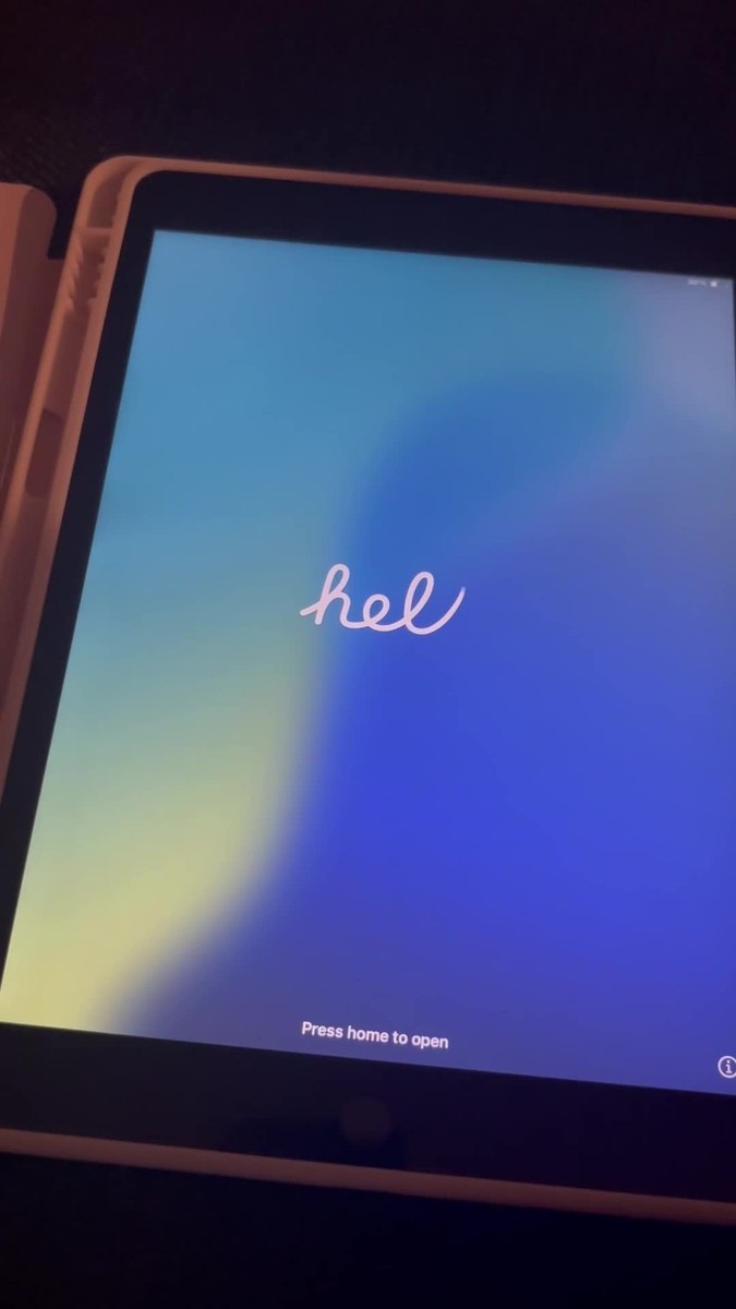 Apple iPad 8th Generation 32GB WiFi Cellular Space Gray