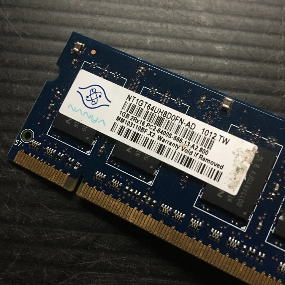 Nanya 1GB DDR2 PC2-6400S-666-13-A2.800 SODIMM NT1GT64UH8D0FN-AD Laptop Memory - Image 3 of 3