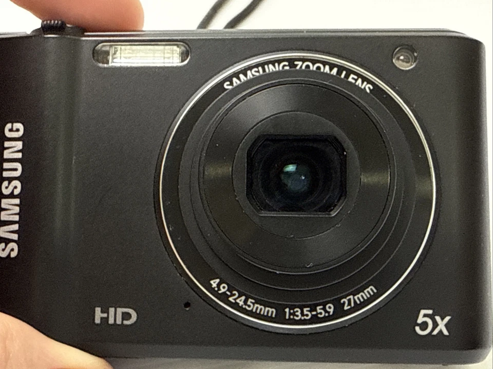Samsung Compact Digital Camera (ES90) 14.2MP Black, Excellent Cond. w/ Battery - Image 4 of 4
