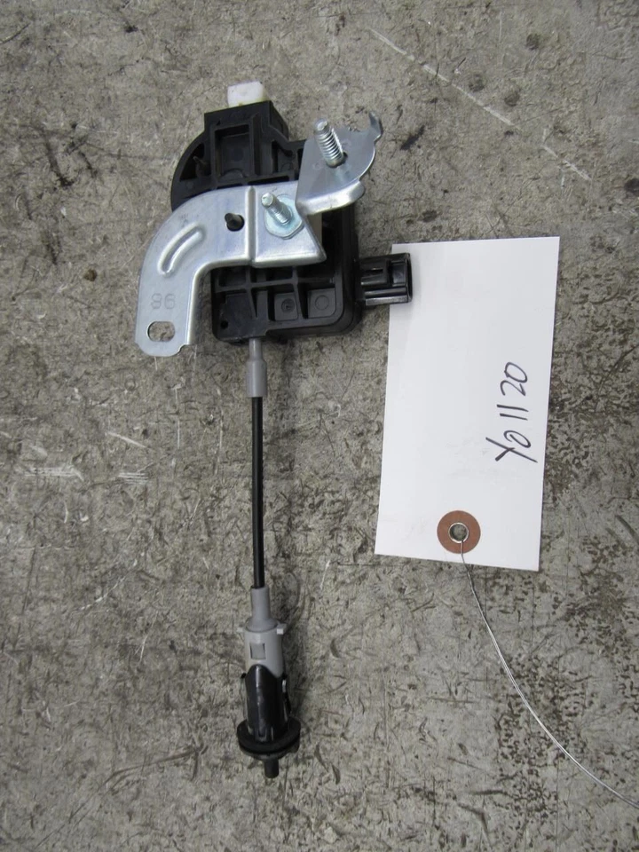 2018 Lexus Es350 Es300h fuel gas tank door cap power lock actuator latch motor Foto 4 de 4