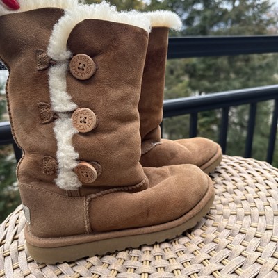 UGG Boots 1016227 Bailey Button Triplet II Size 1 Junior s UK 13 EU 31 Chestnut