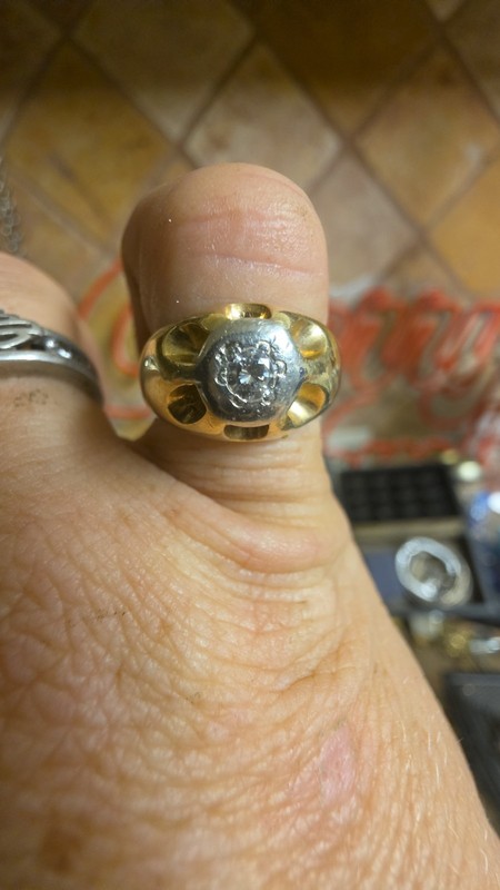  belcher ring 14k Diamond  Size 7