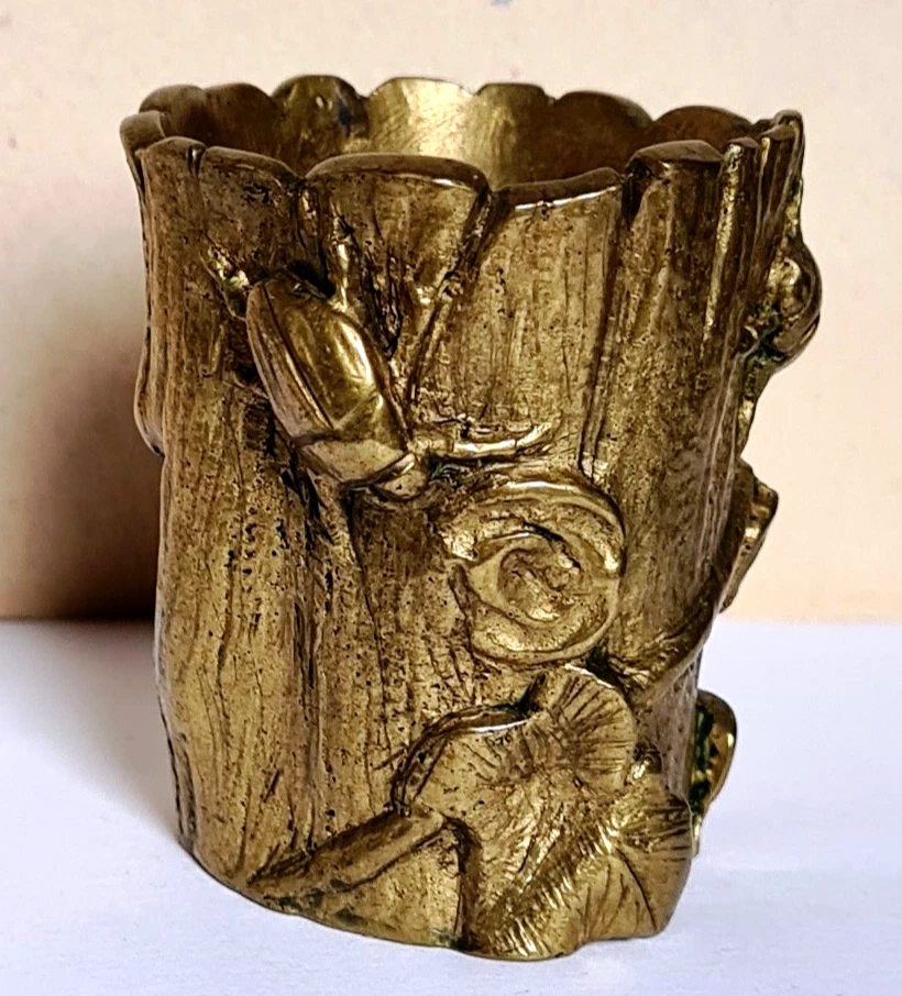 Bronze Art Nouveau , Petit Vase à Décor de Fleur, insecte, feuillages vers 1880 - Photo 1/4