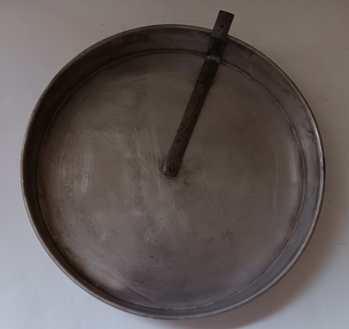 Vintage Lot of 2 Aluminum Round Cake Pans With Slider Release Arm 9