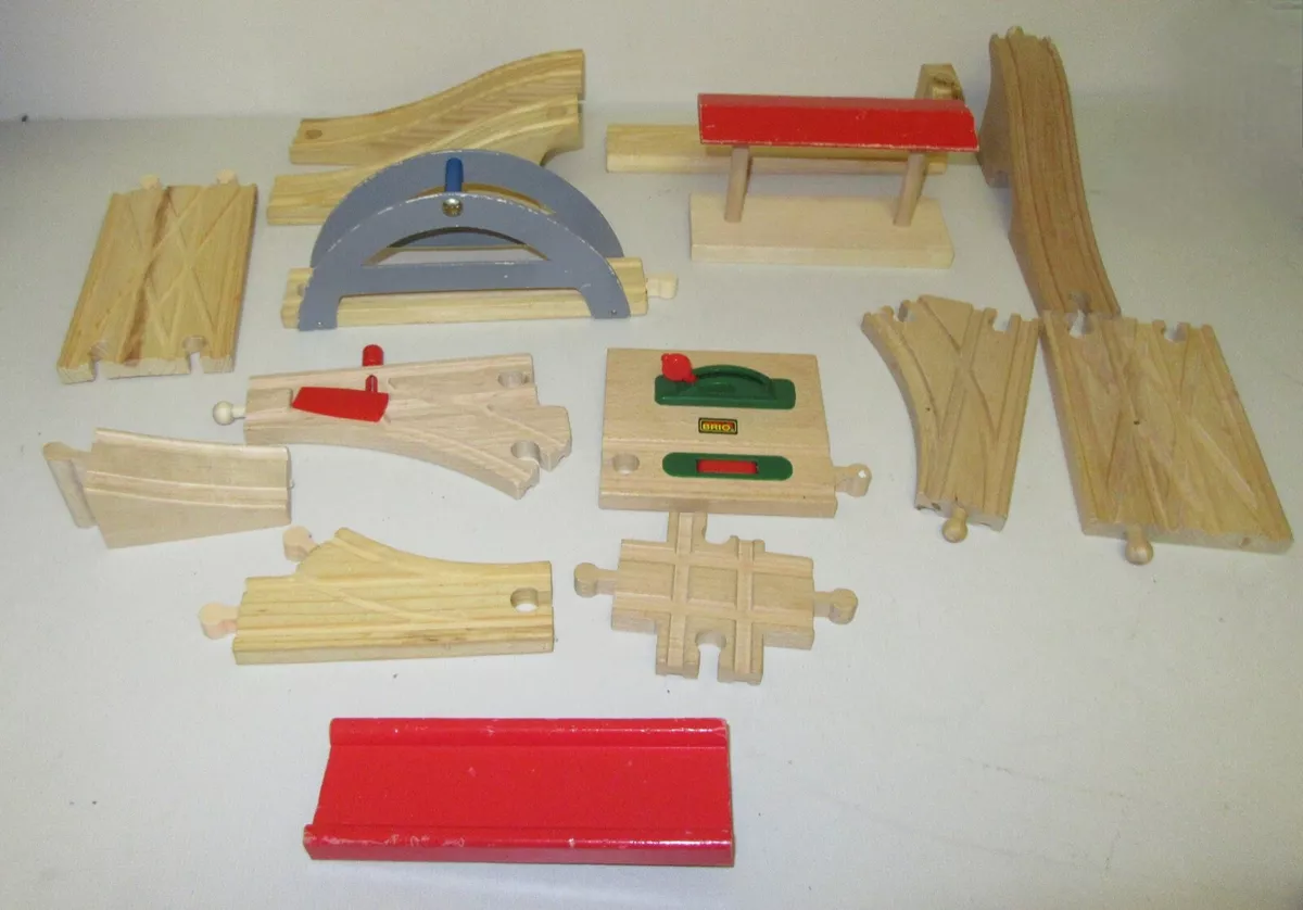 Wooden Railway Train Brio Thomas Gullane Track 15 Pieces Switch Bridges