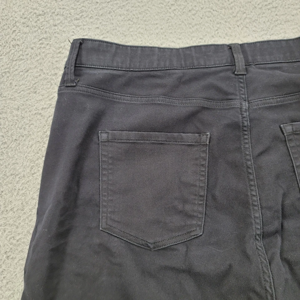 Liz Claiborne Shorts Womens 22W Black Sara Short Mid Rise Flat Front Chino - Image 2 of 4