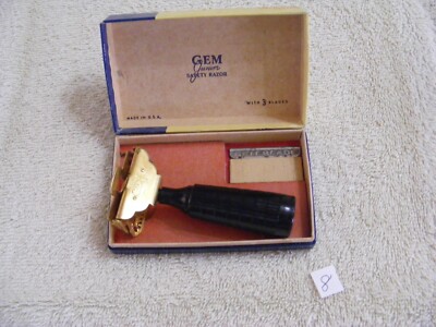 8) VINTAGE GEM JUNIOR SAFTEY RAZOR WITH BOX